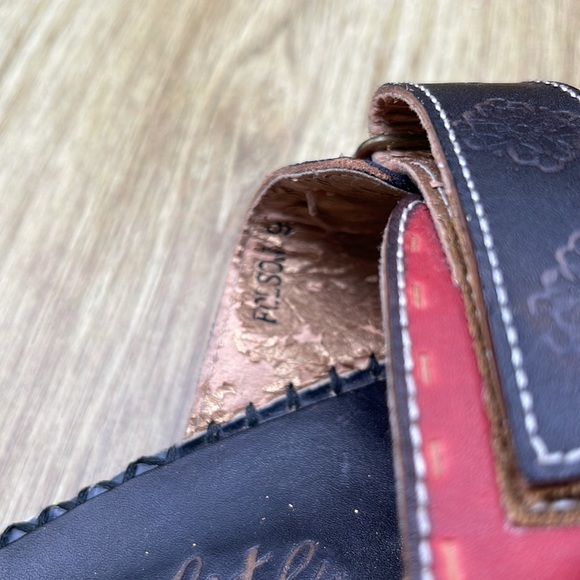 ELITE by Corey’s Folson Embossed Wedge Sandal - 9 (US) - Picture 8 of 8